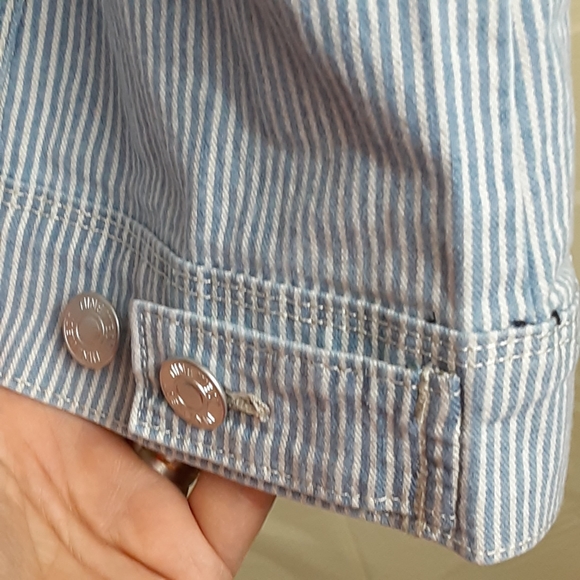 NWT Striped Jean Jacket Size Medium - Picture 6 of 16